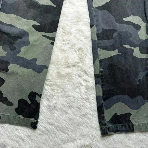 Simply Styled By Sears Camo Cargo Pants Size Large - Picture 6 of 16